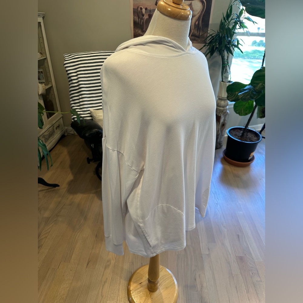 Zuda Classic White Hoodie
